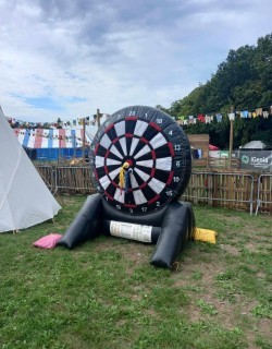 Giant darts